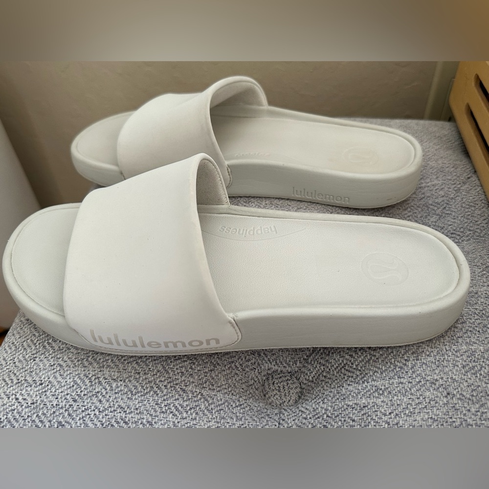 Lululemon Restfeel Slide